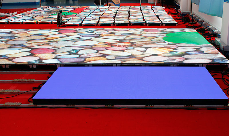 Wie wähle ich eine zuverlässige LED -Bodenfabrik aus?