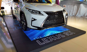 LED -Boden f&uuml;r Auto zeigt 282x169